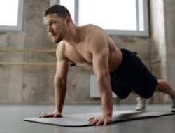 Latihan Stabilitas Tubuh Menggunakan Benda Rumah Tangga Membantu Otot Lebih Aktif