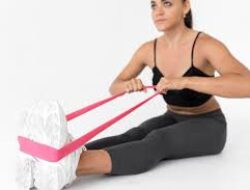 Latihan Strength Dengan Resistance Band Agar Tubuh Pemula Tetap Aman Efektif